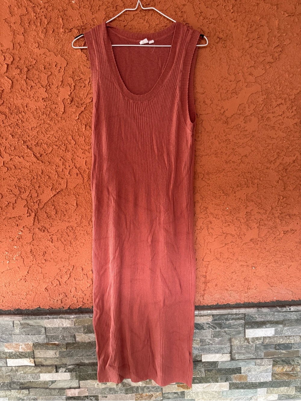 Gap Sleeveless Ribbed Midi Dress in Coral Pink - Picture 4 of 7